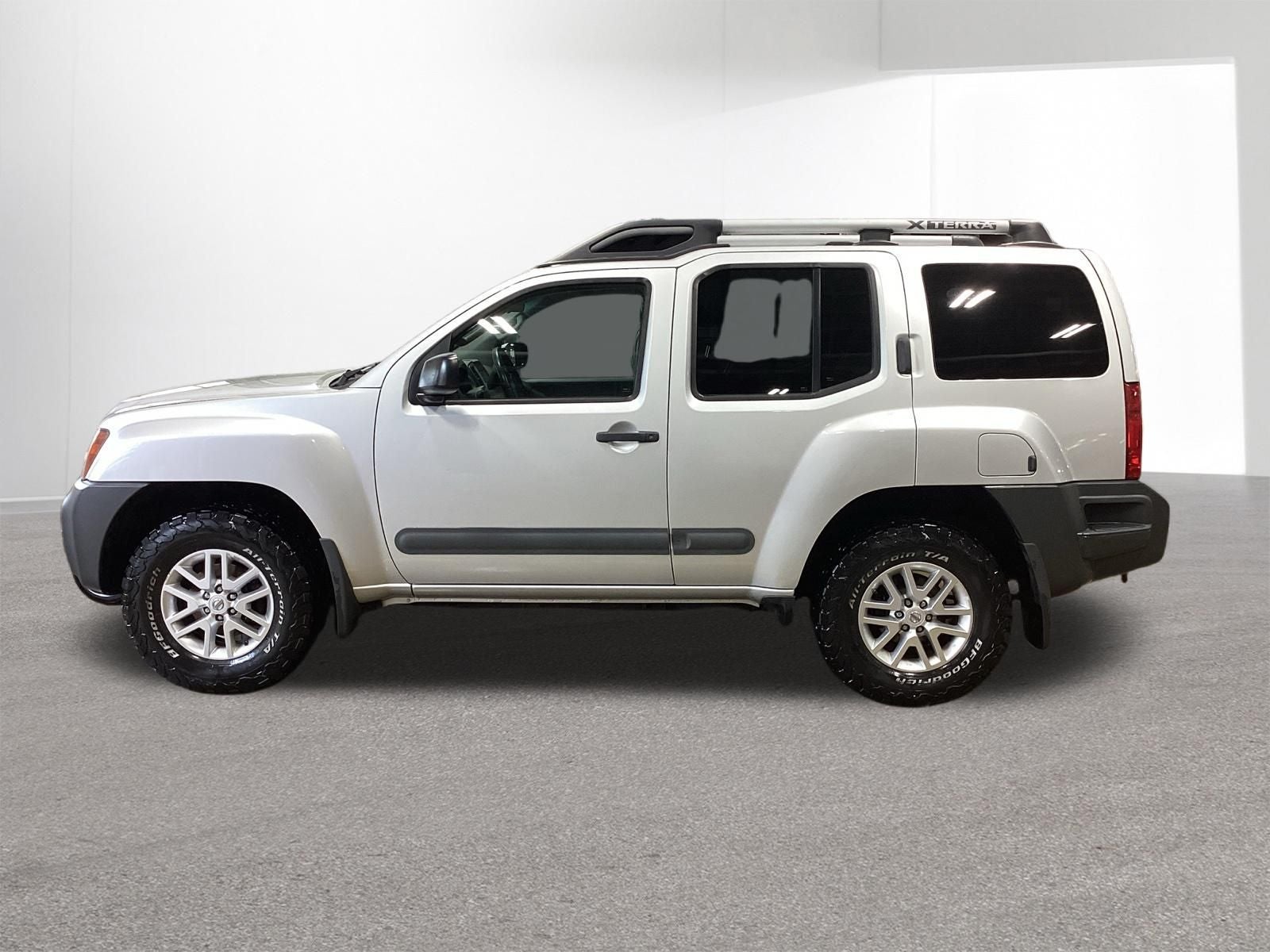 Used 2014 Nissan Xterra S with VIN 5N1AN0NW5EN802293 for sale in Arlington Heights, IL
