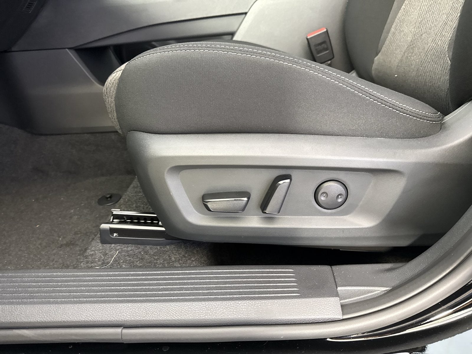 2027 Nissan Rogue SV