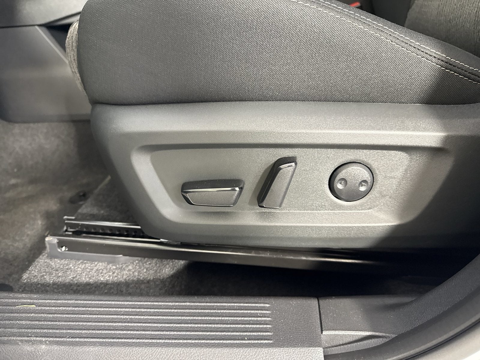 2027 Nissan Rogue SV