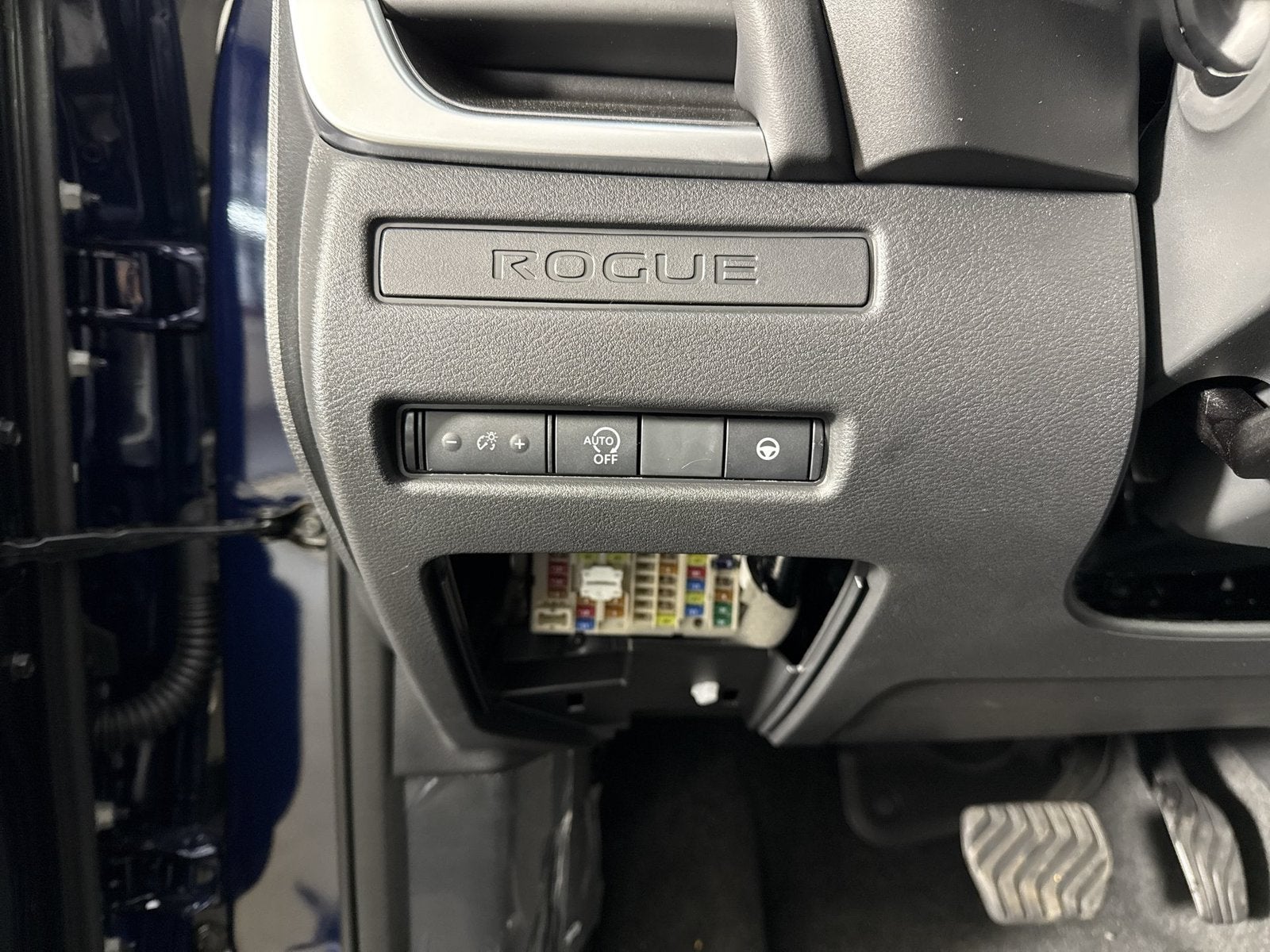 2027 Nissan Rogue SV