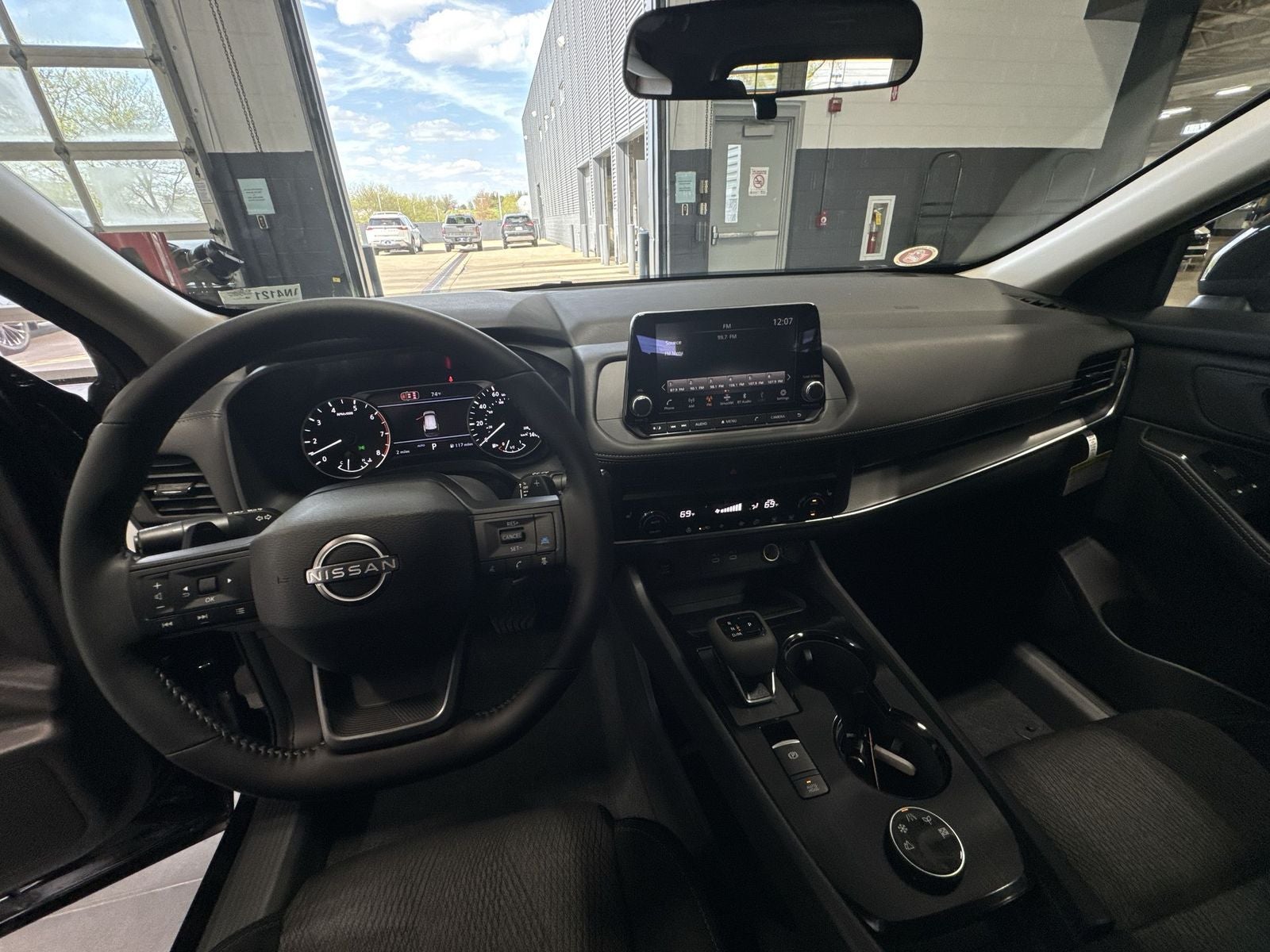 2026 Nissan Rogue SV