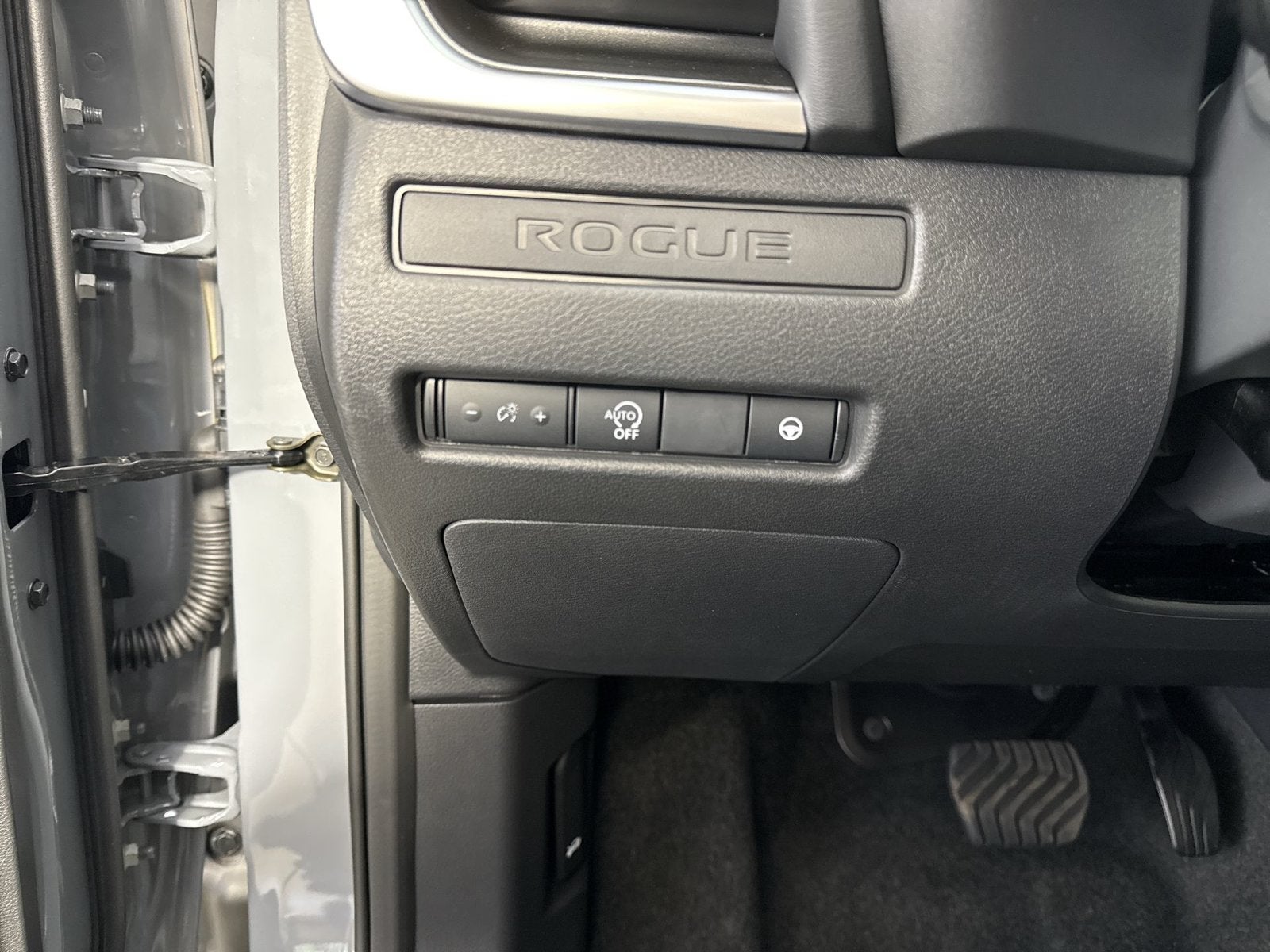 2027 Nissan Rogue SV