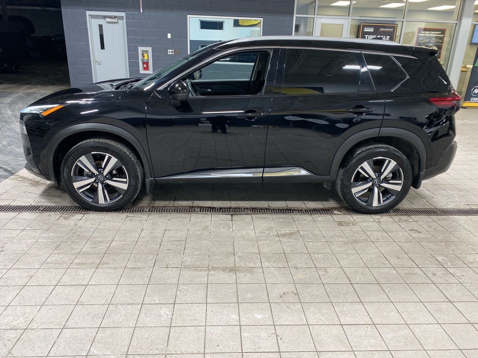 2023 Nissan Rogue SL