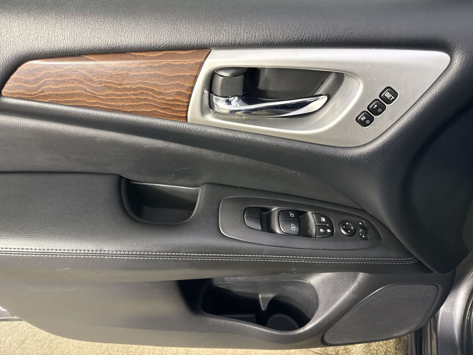 2017 Nissan Pathfinder Platinum