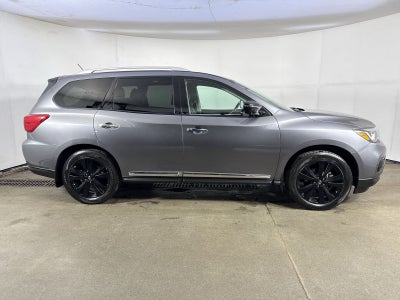 2017 Nissan Pathfinder Platinum