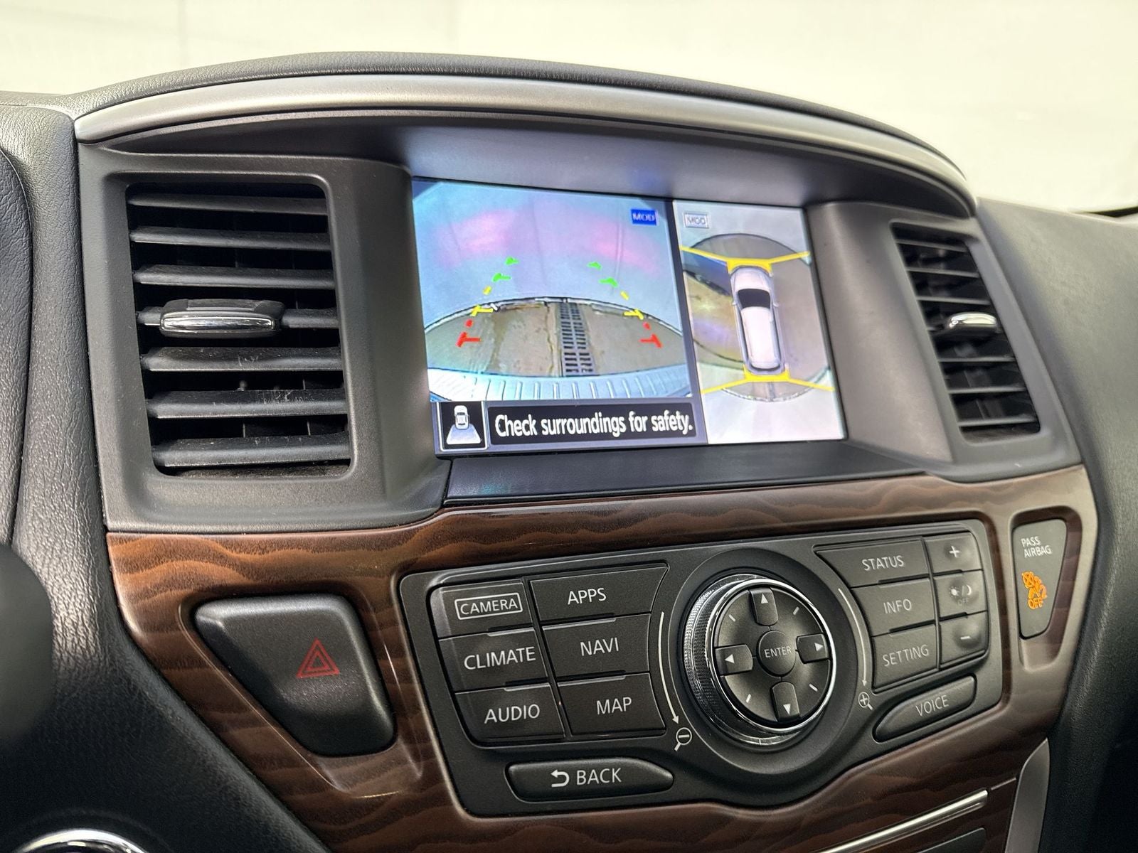 2017 Nissan Pathfinder Platinum