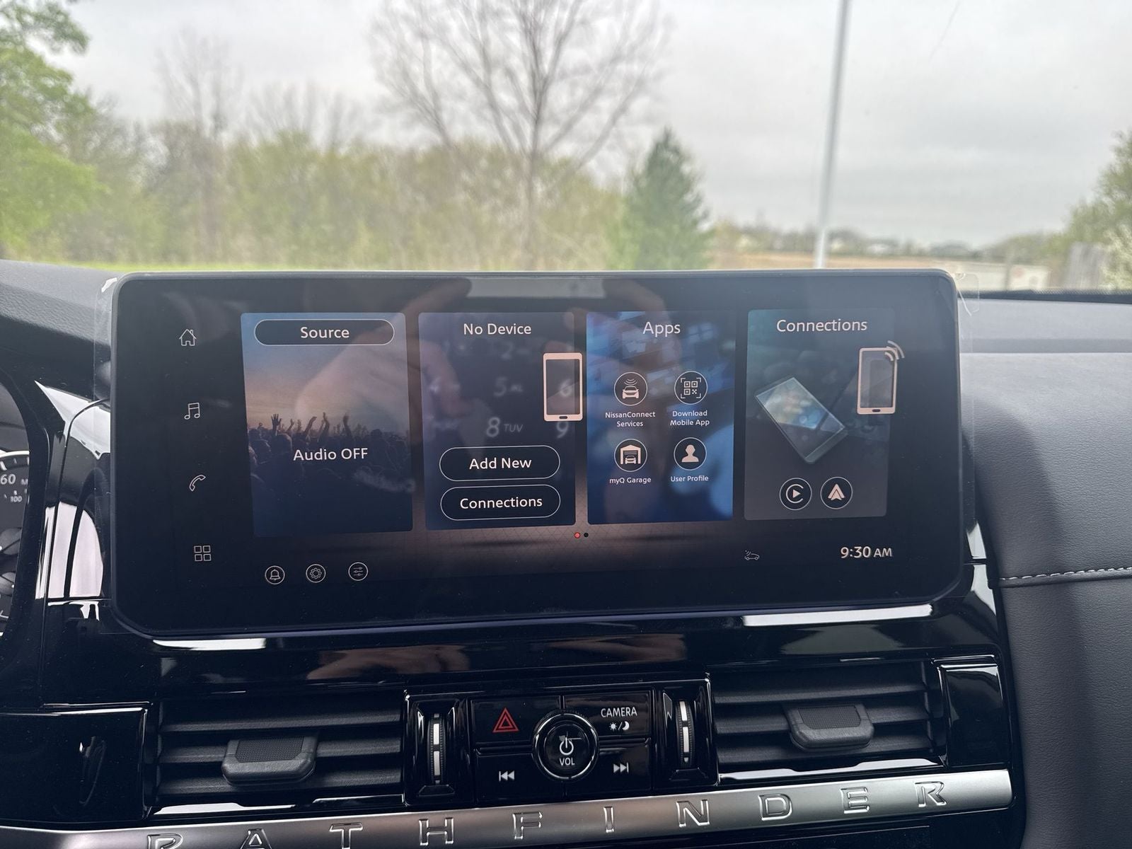 2026 Nissan Pathfinder SV