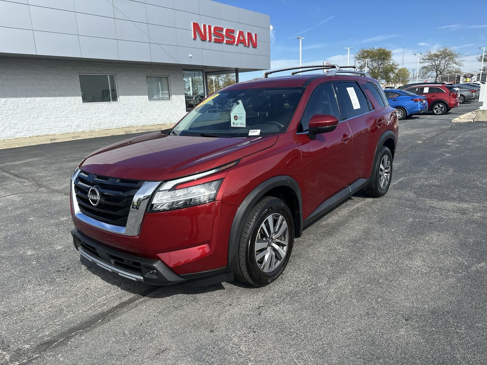 2023 Nissan Pathfinder SL