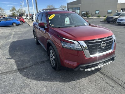 2023 Nissan Pathfinder SL