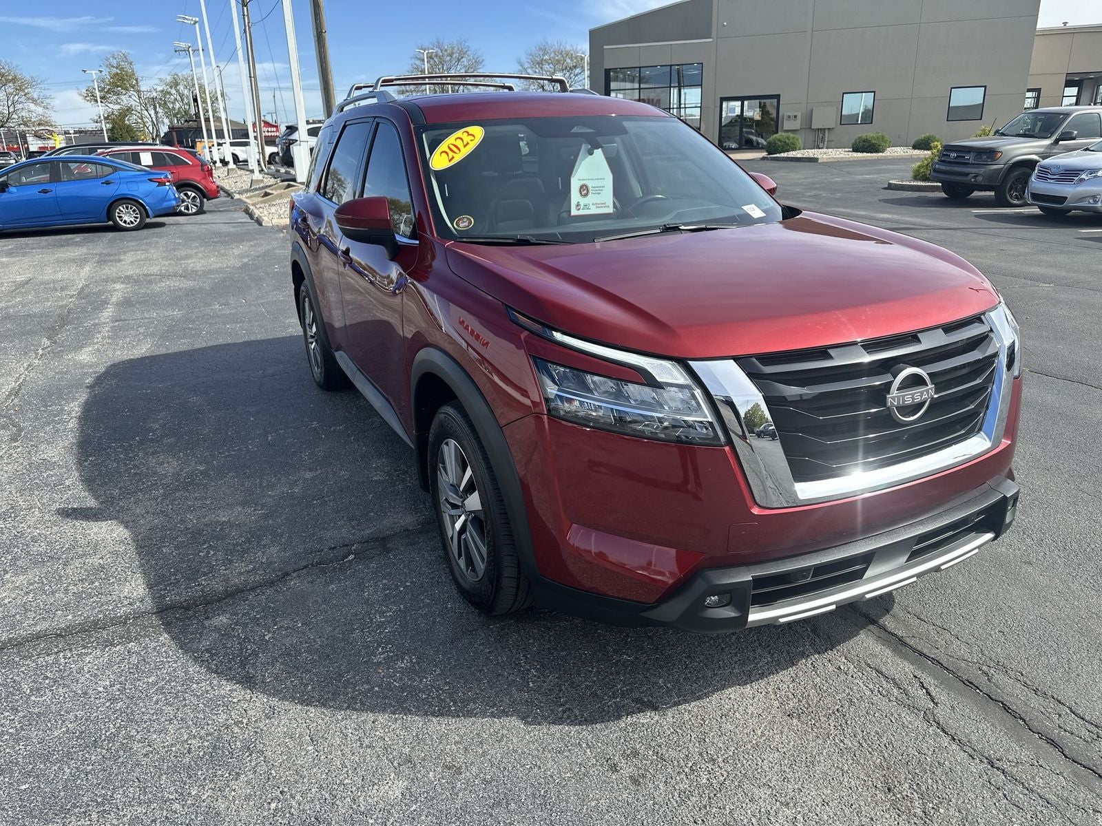 2023 Nissan Pathfinder SL