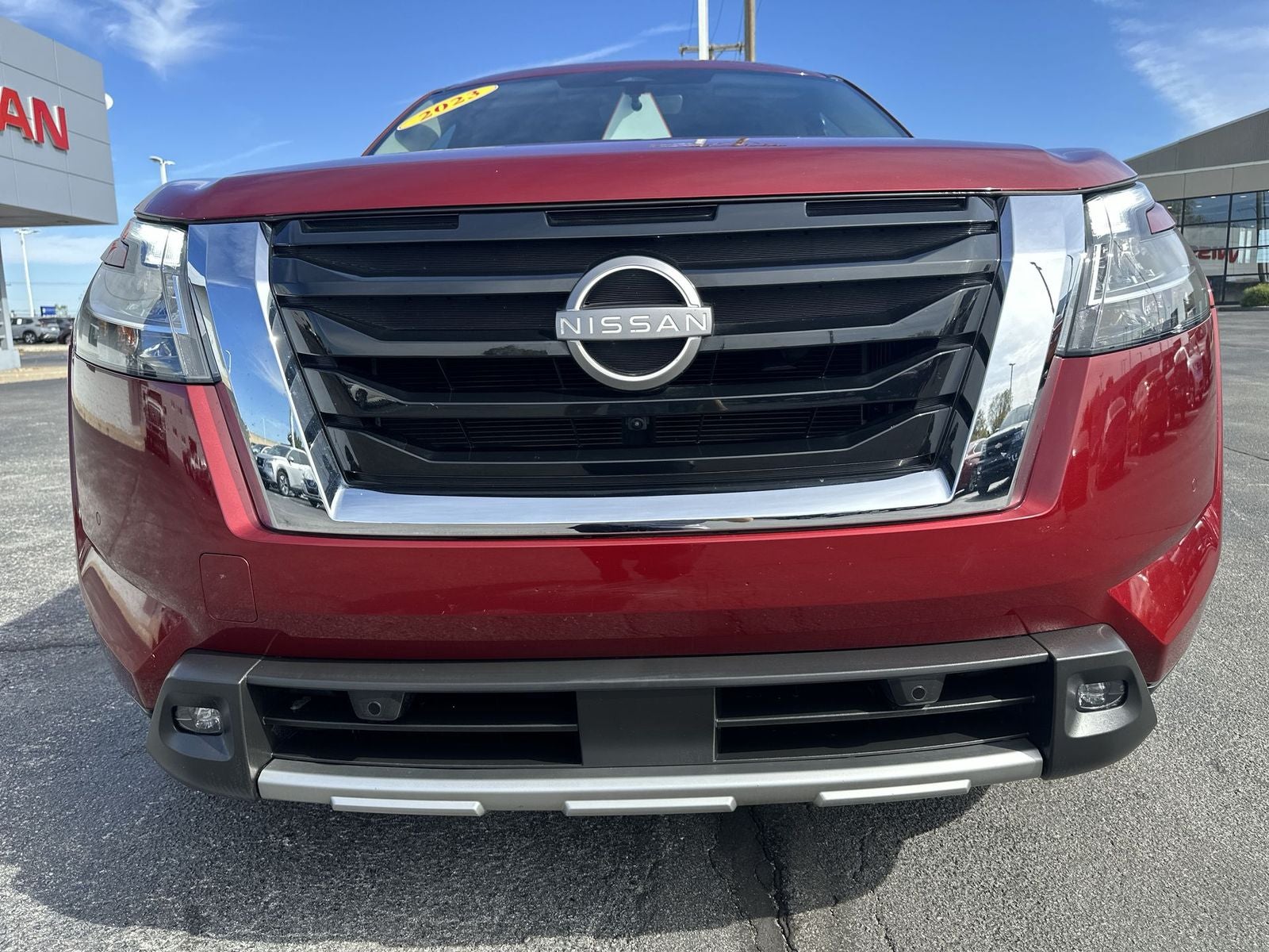 2023 Nissan Pathfinder SL