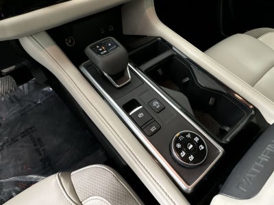 2022 Nissan Pathfinder SL 4WD