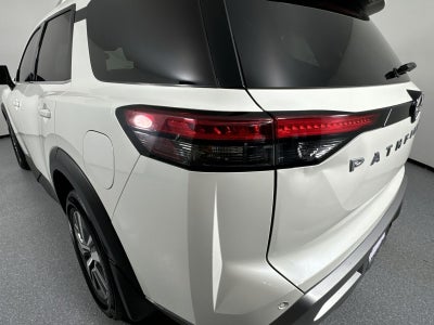 2022 Nissan Pathfinder SL 4WD