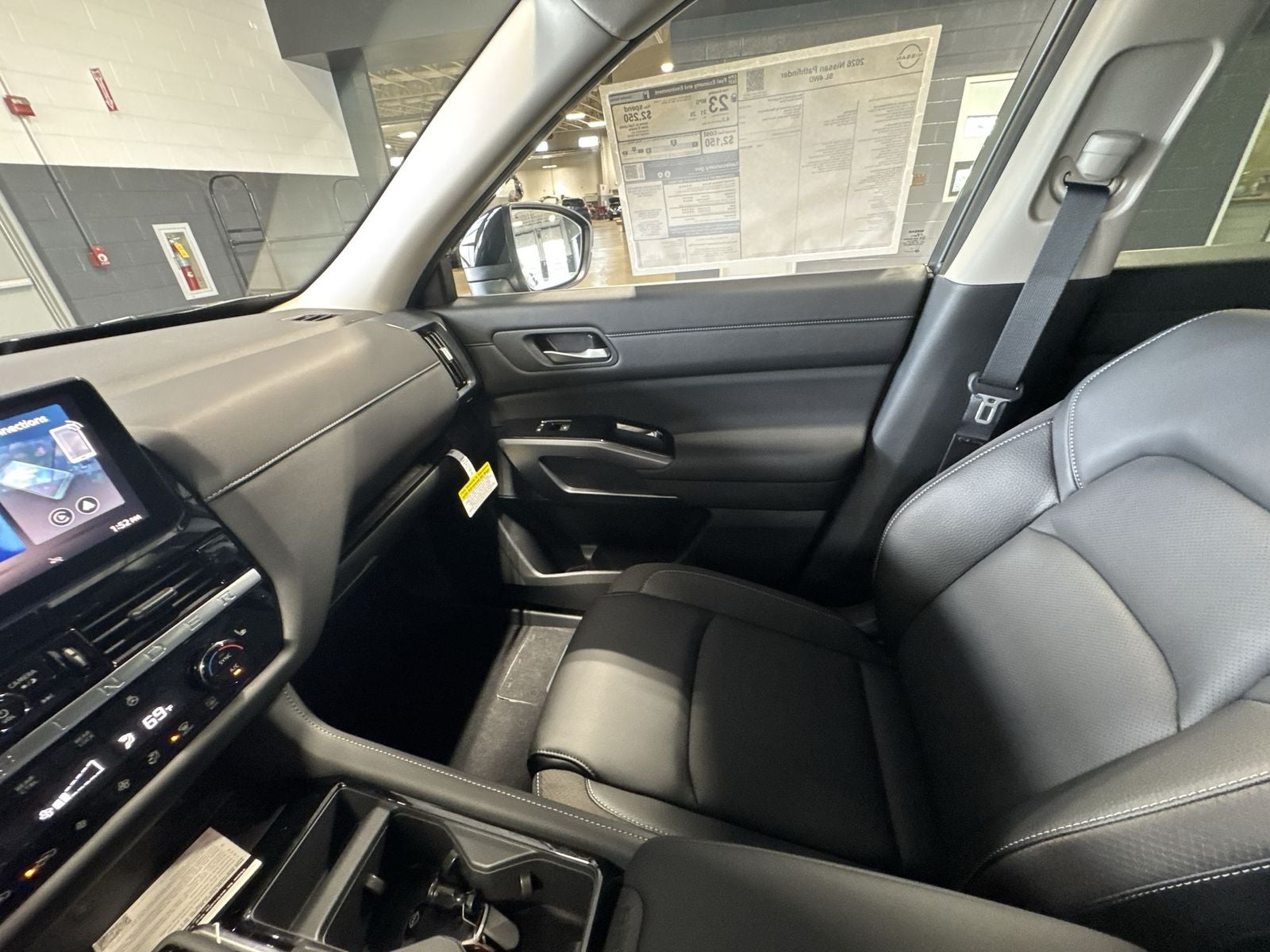 2026 Nissan Pathfinder SL