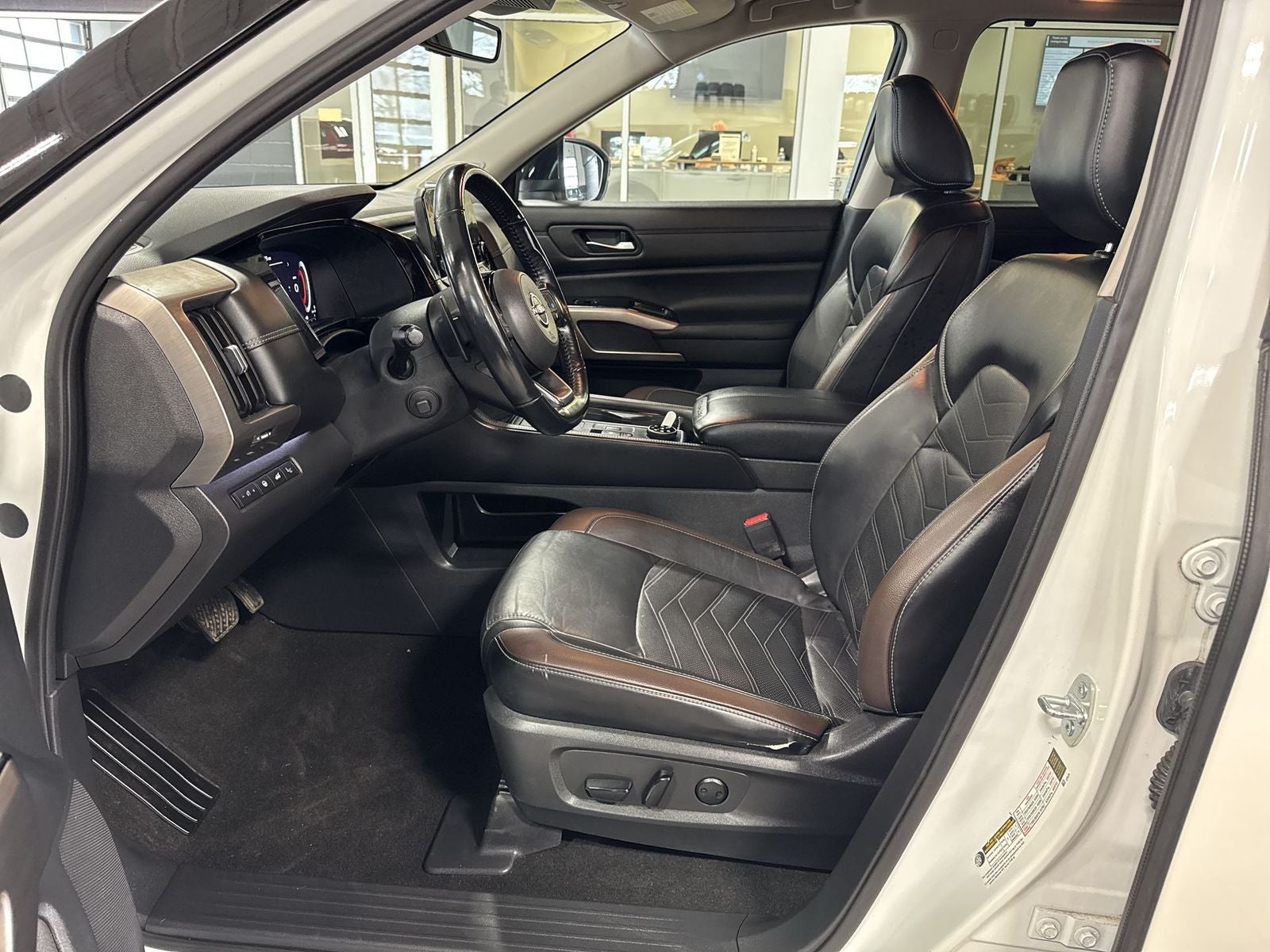 2023 Nissan Pathfinder Platinum