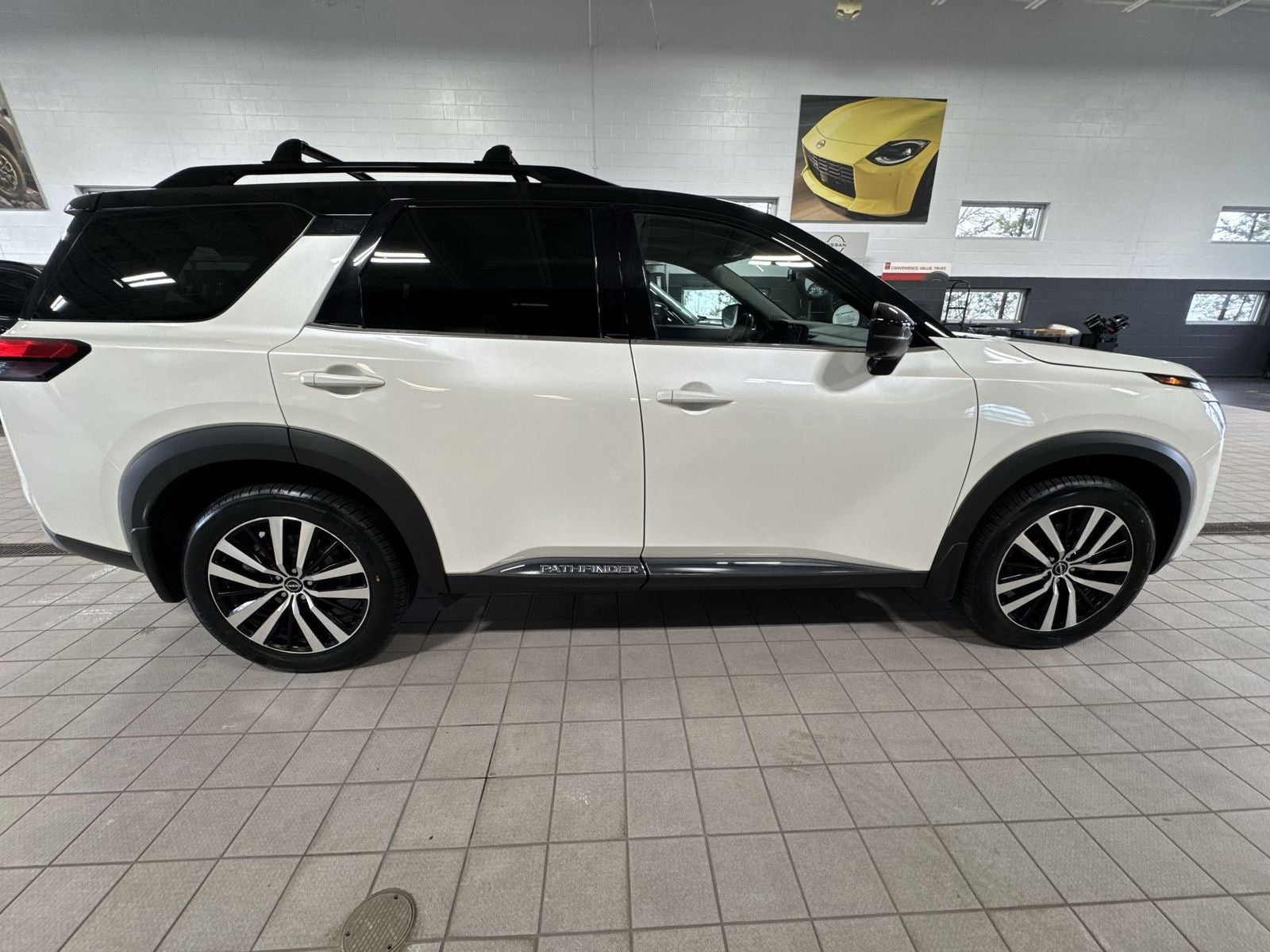 2023 Nissan Pathfinder Platinum