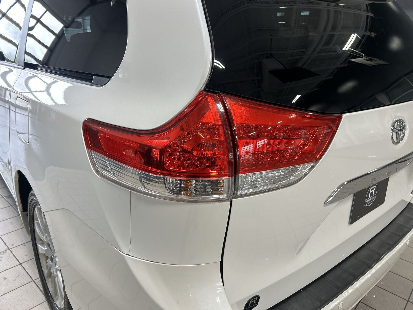2012 Toyota Sienna Limited 7 Passenger