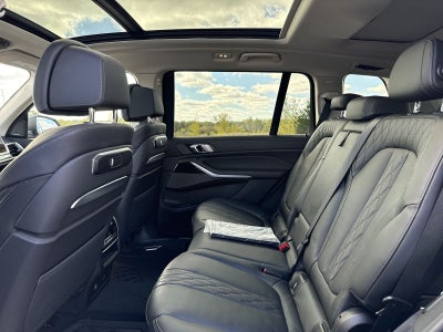 2025 BMW X7 xDrive40i