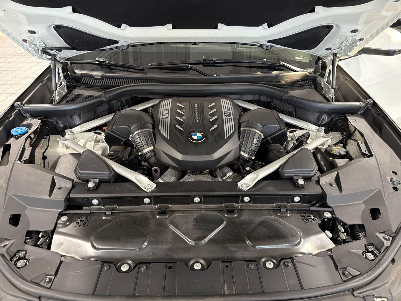 2023 BMW X5 M50i