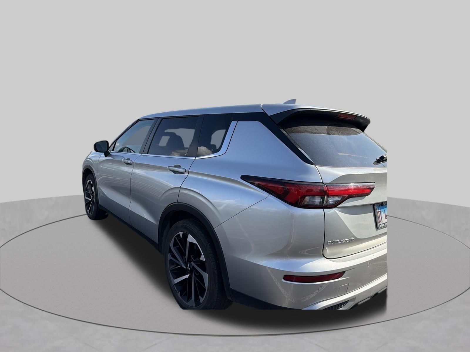 2023 Mitsubishi Outlander SE