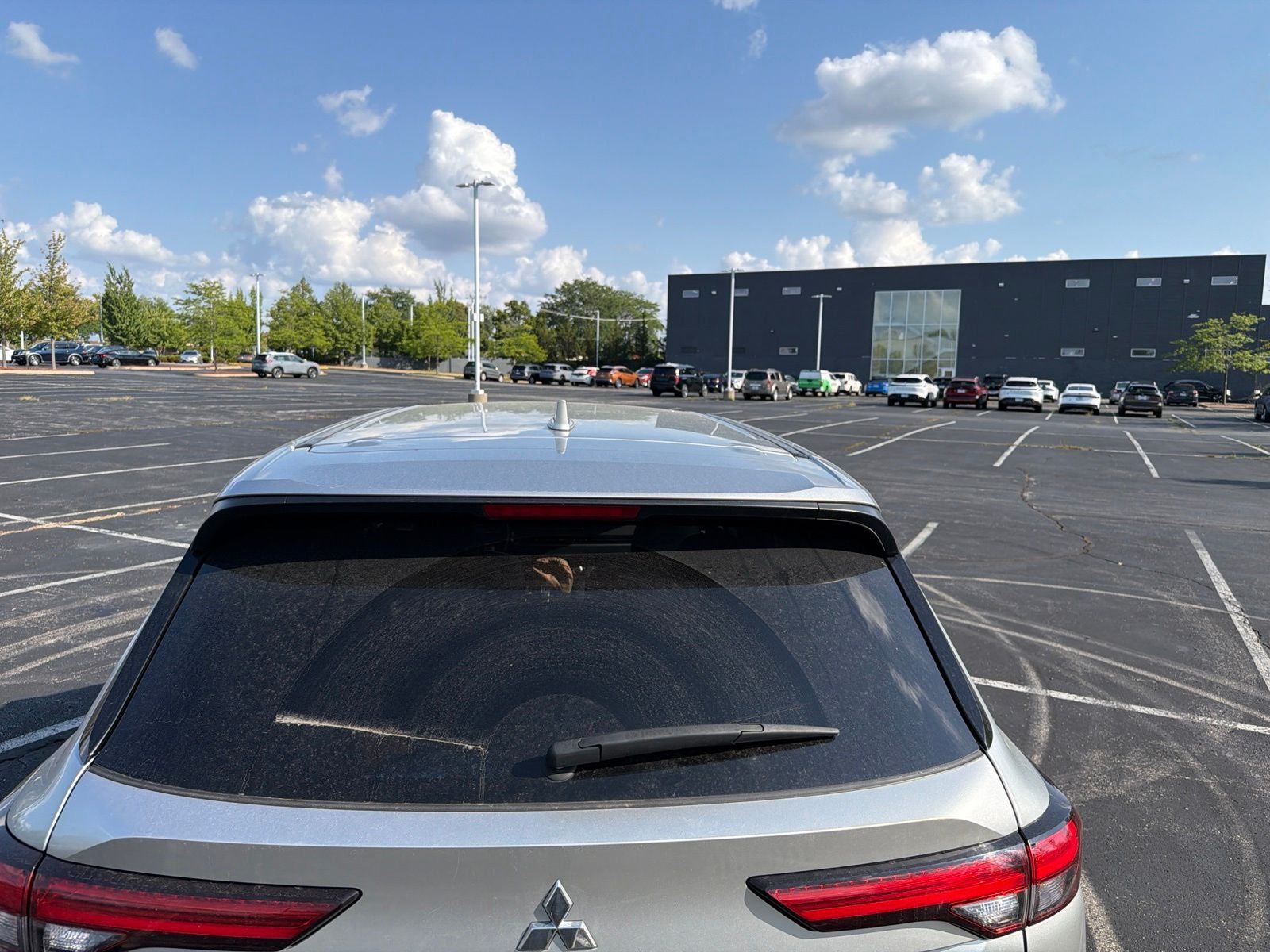 2023 Mitsubishi Outlander SE
