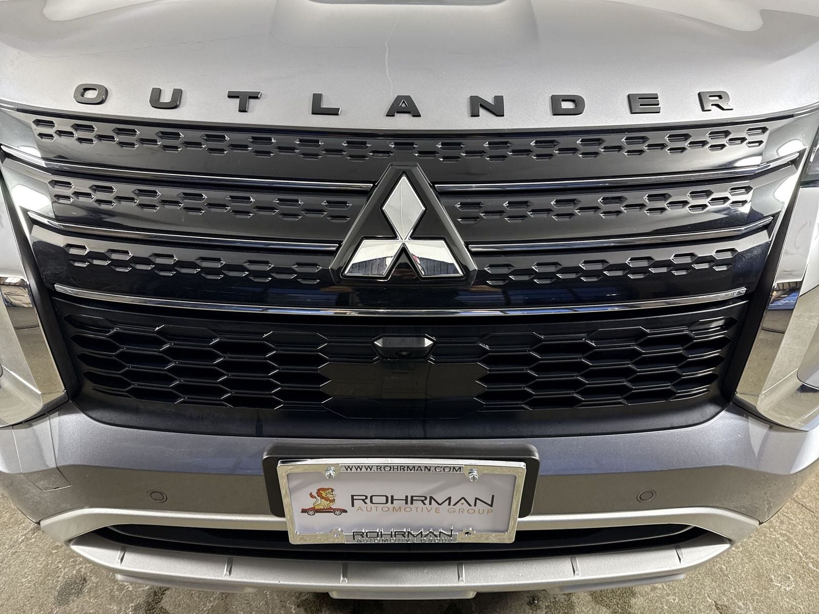 2023 Mitsubishi Outlander SE