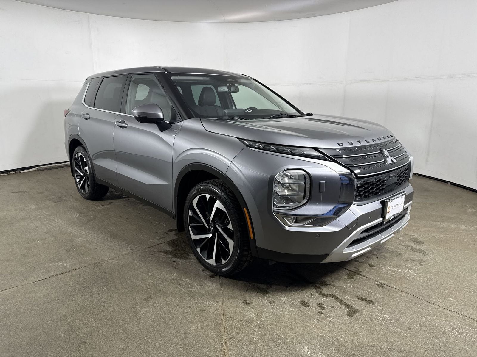 2023 Mitsubishi Outlander SE