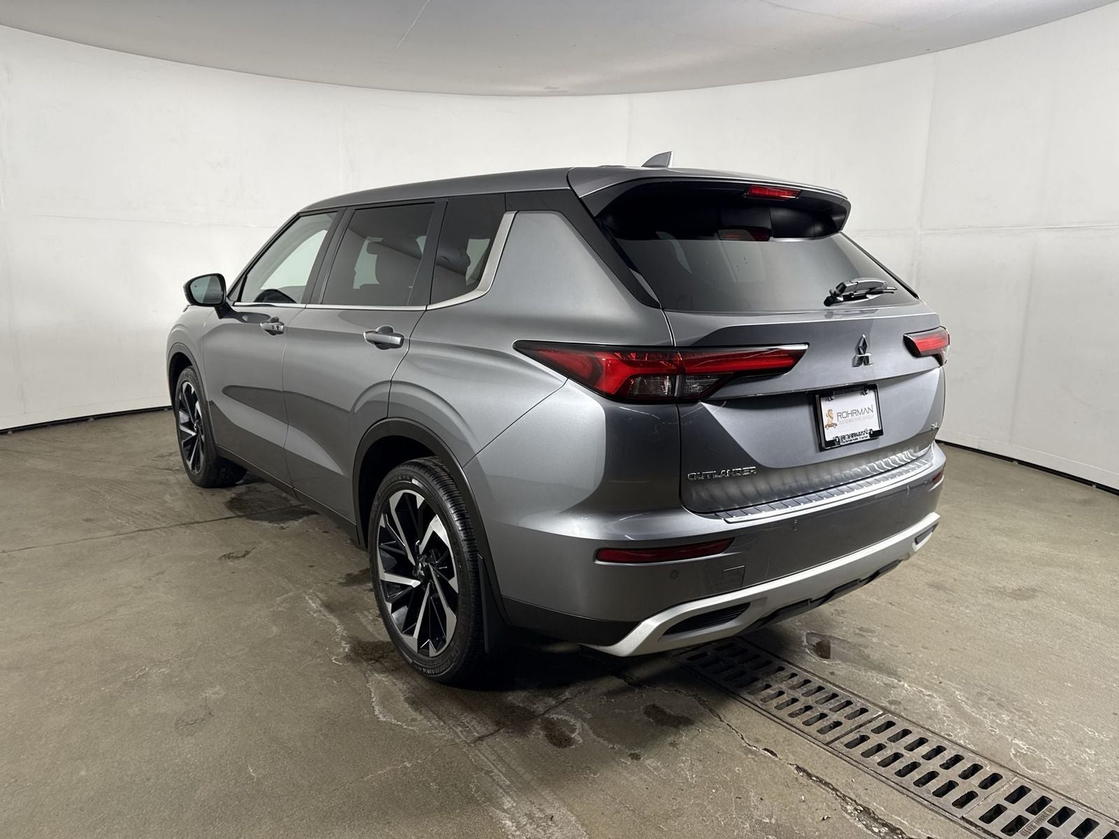 2023 Mitsubishi Outlander SE