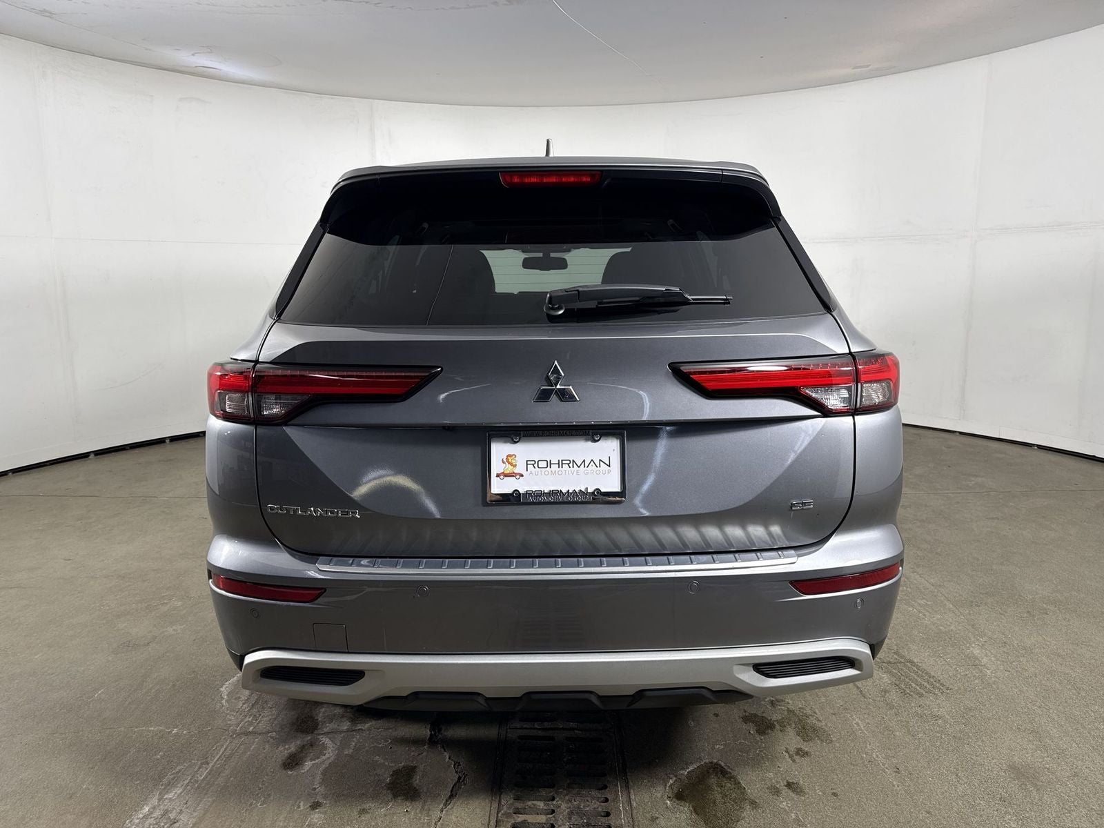 2023 Mitsubishi Outlander SE