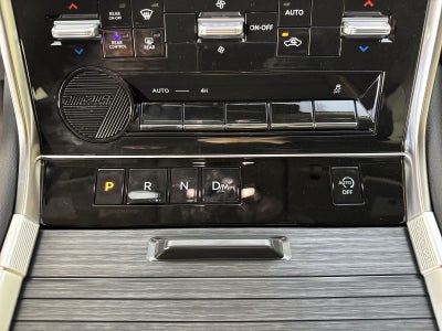 2025 Nissan Armada SV