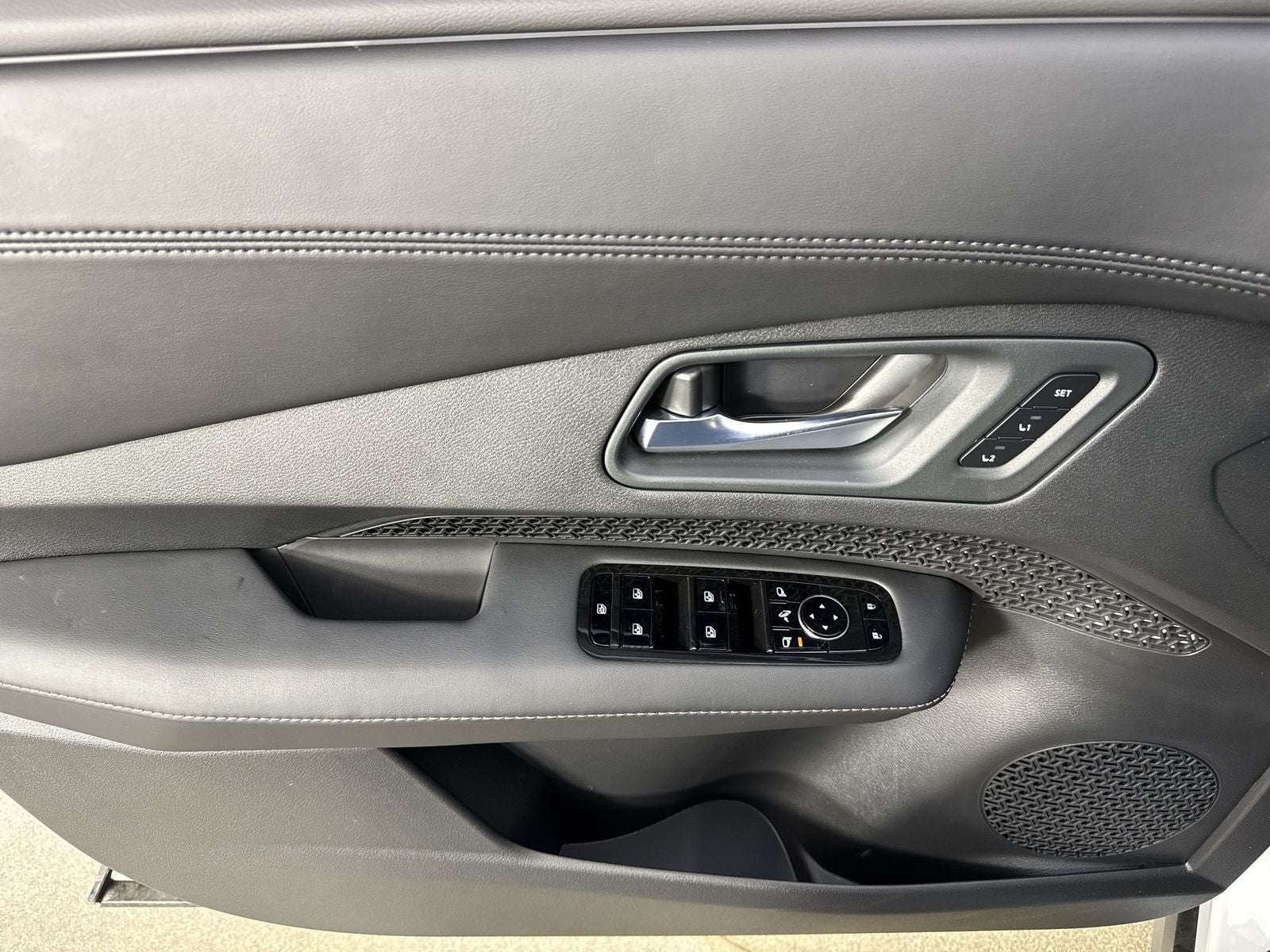 2025 Nissan Ariya EVOLVE+ e-4ORCE