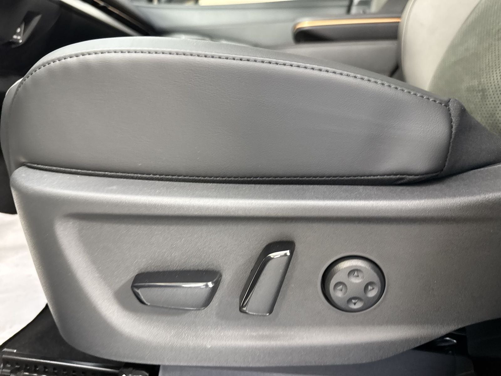 2025 Nissan Ariya EVOLVE+ e-4ORCE