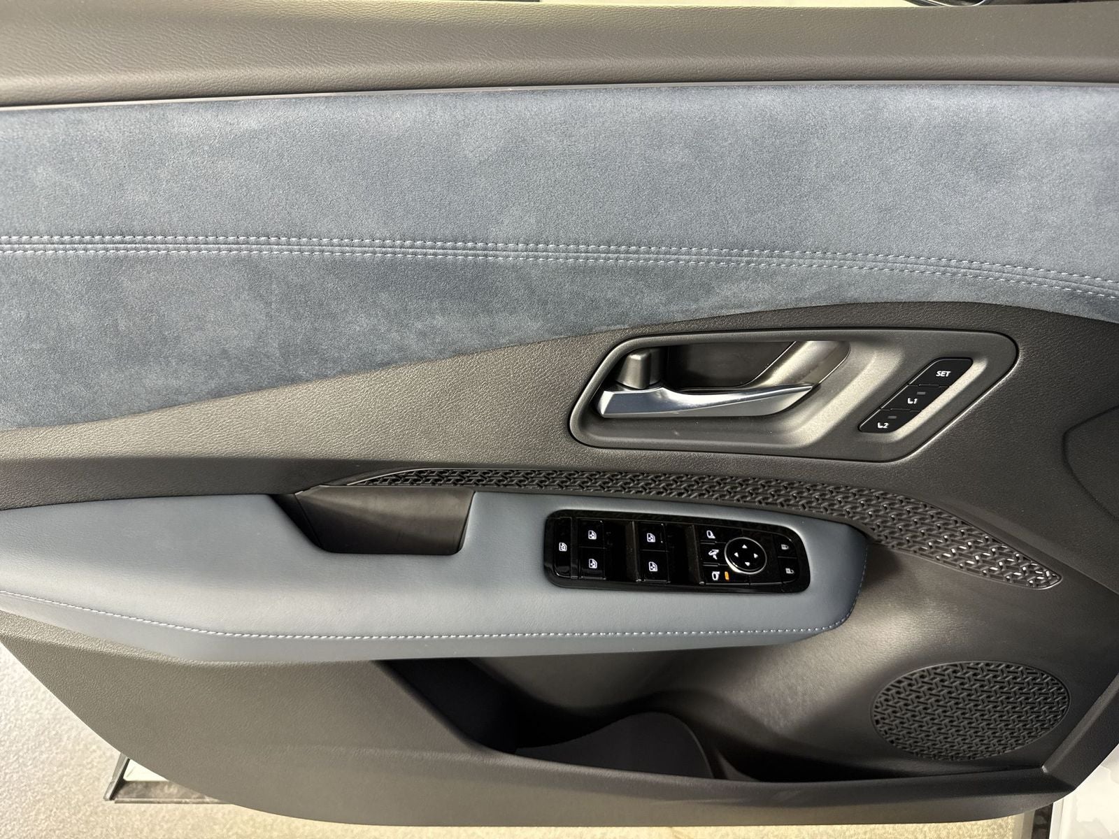 2025 Nissan Ariya PLATINUM+ e-4ORCE