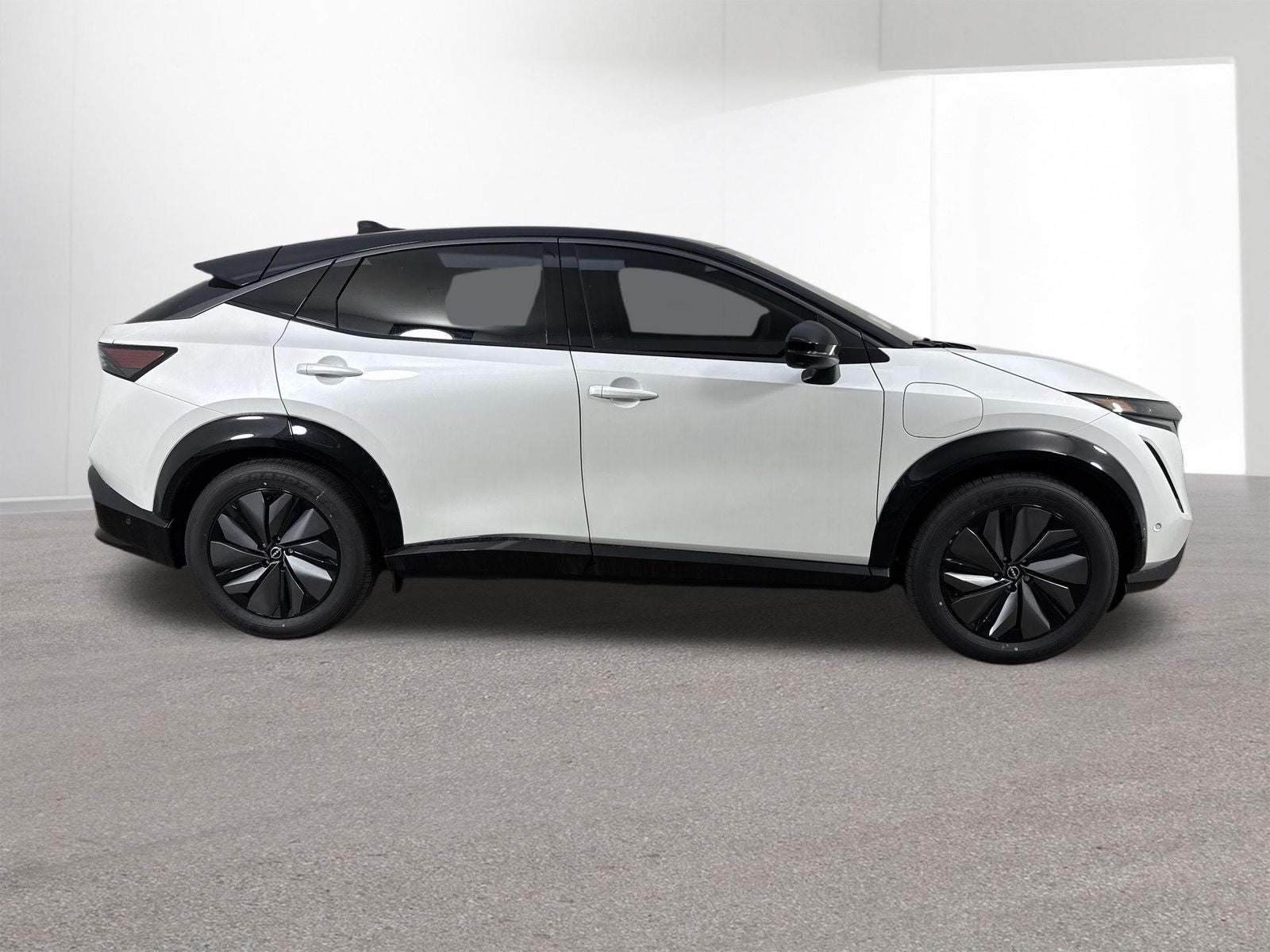 2025 Nissan Ariya PLATINUM+ e-4ORCE