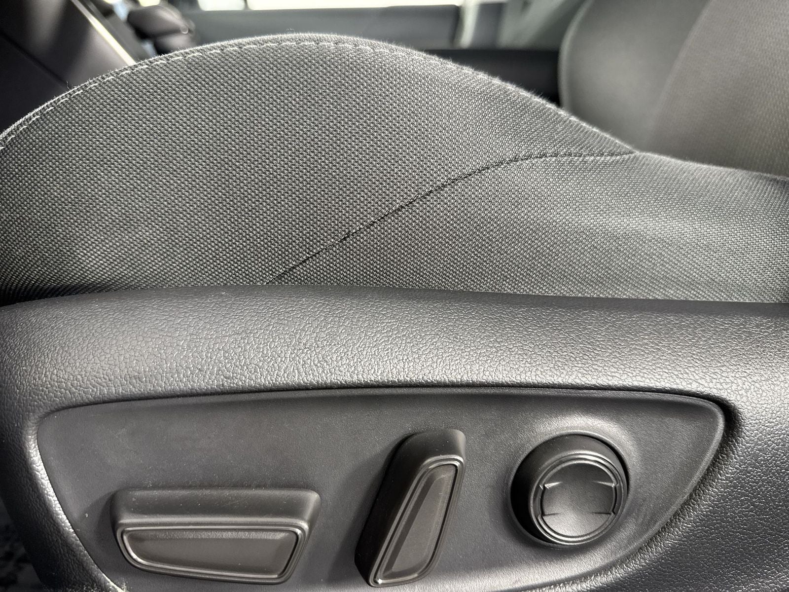 2024 Toyota Venza LE