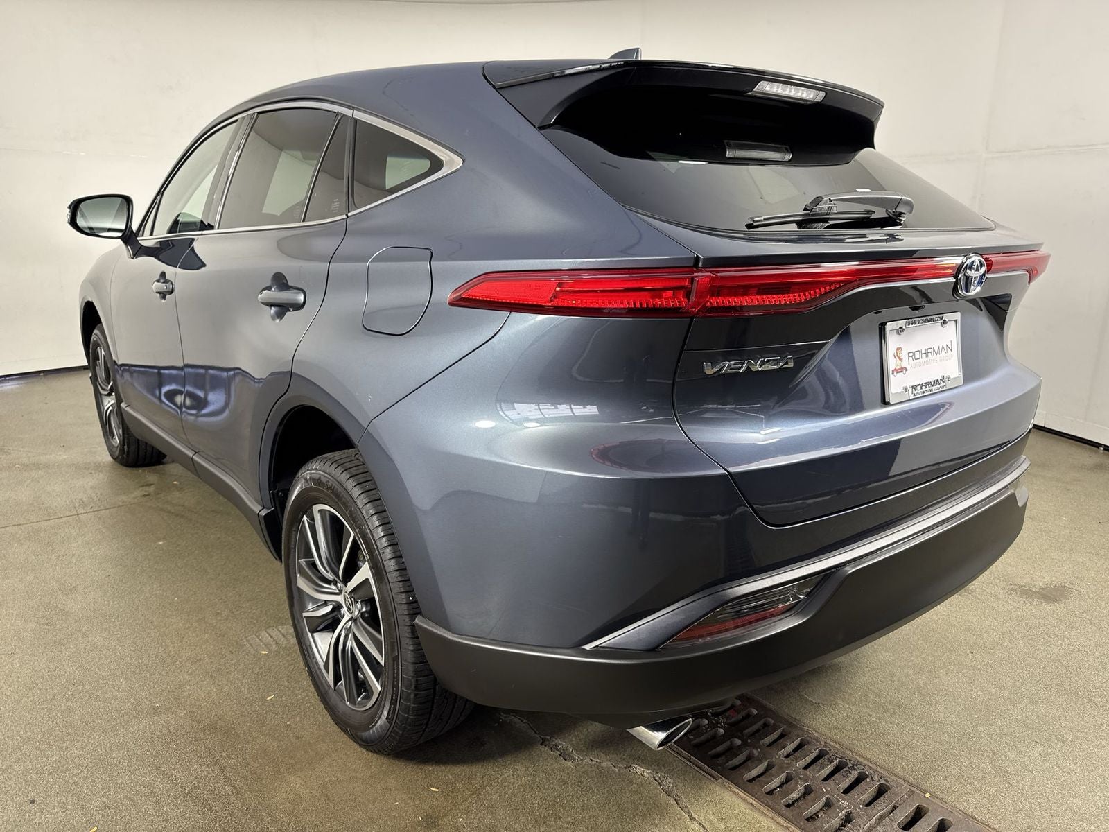 2024 Toyota Venza LE