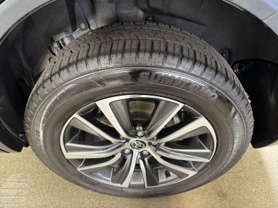 2024 Toyota Venza LE