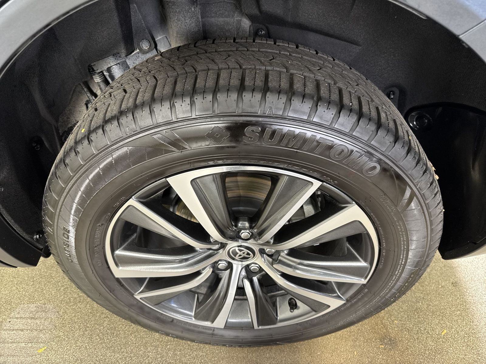 2024 Toyota Venza LE