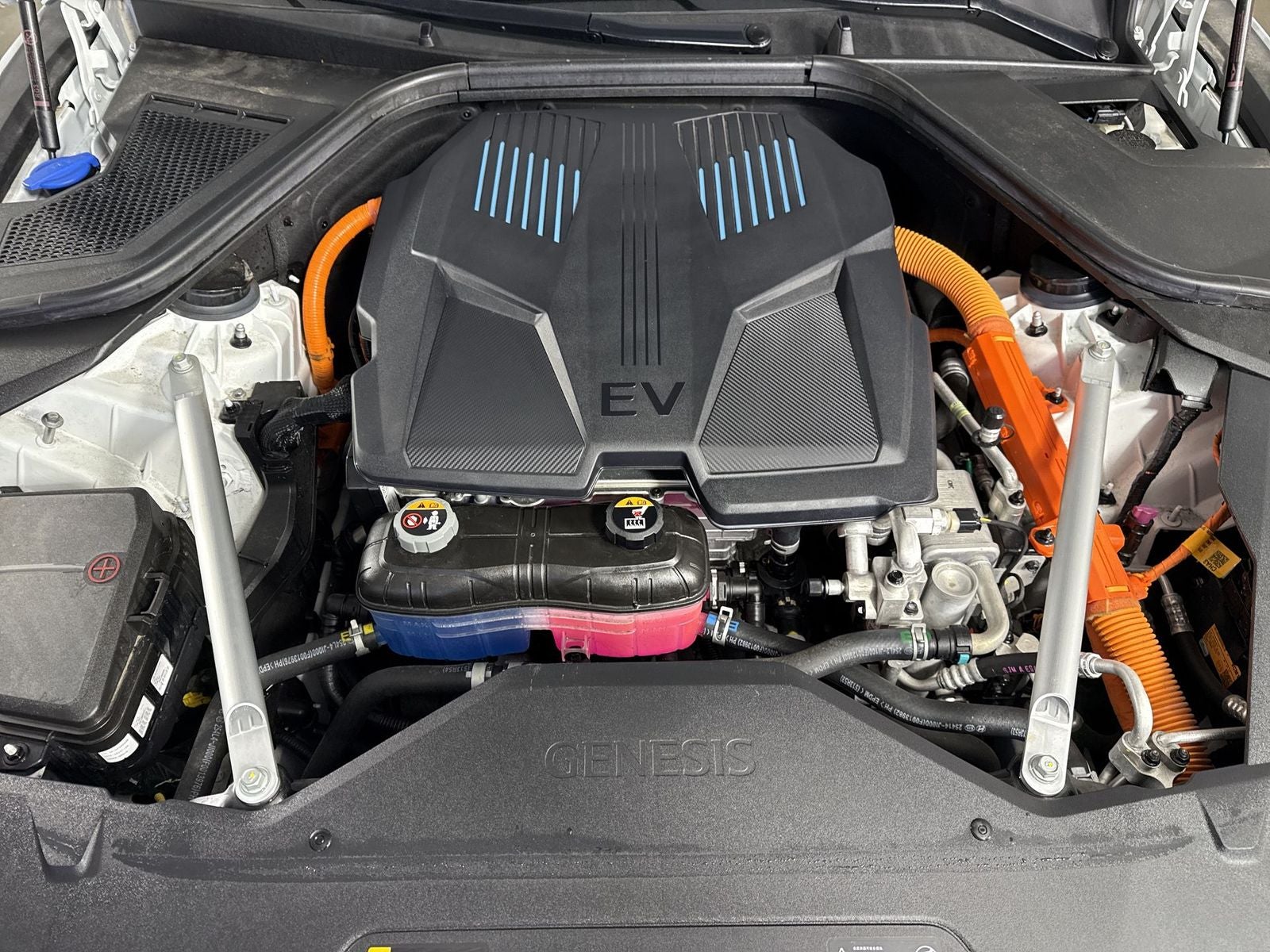 2024 Genesis Electrified G80 Advanced