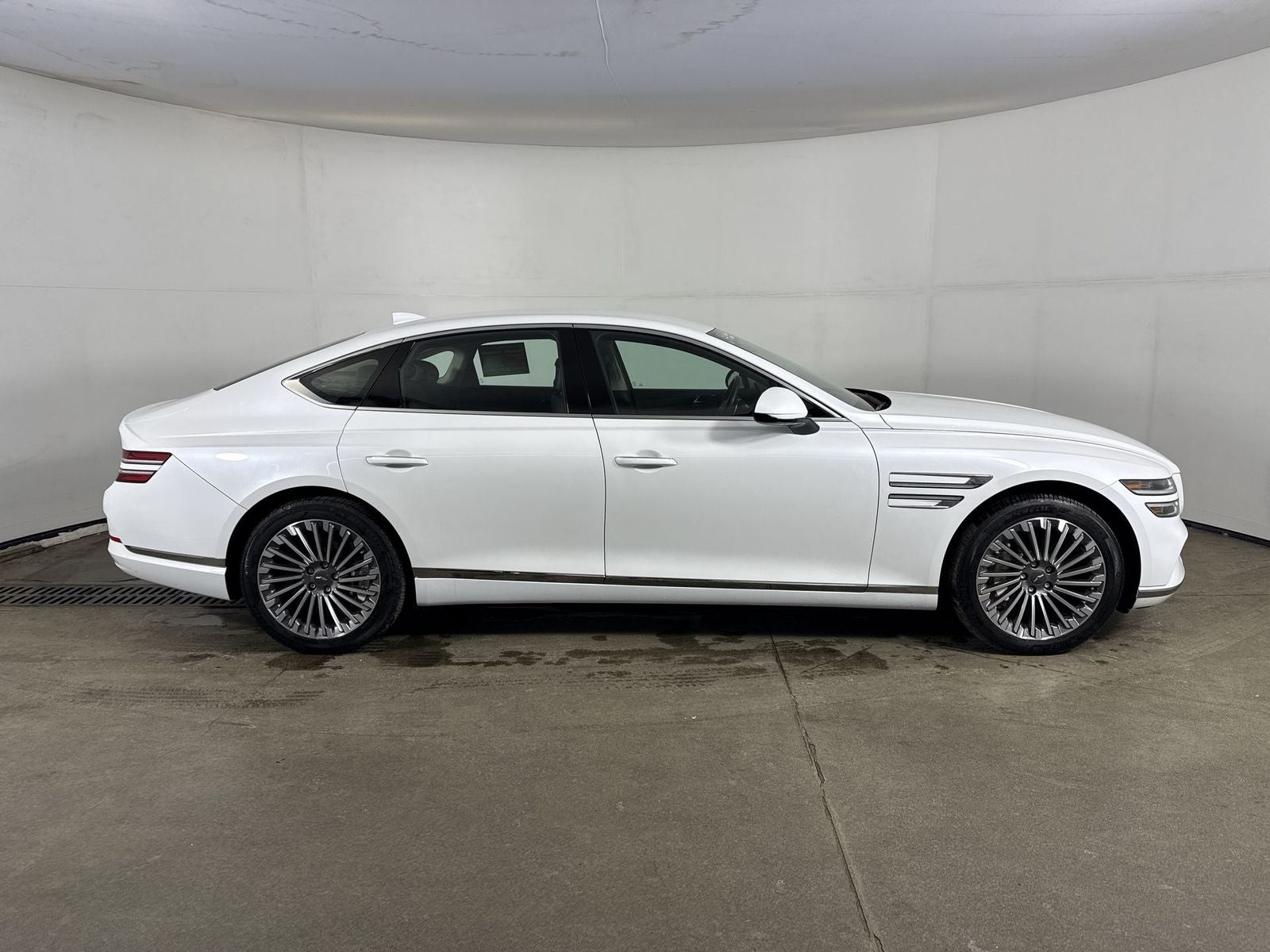 2024 Genesis Electrified G80 Advanced