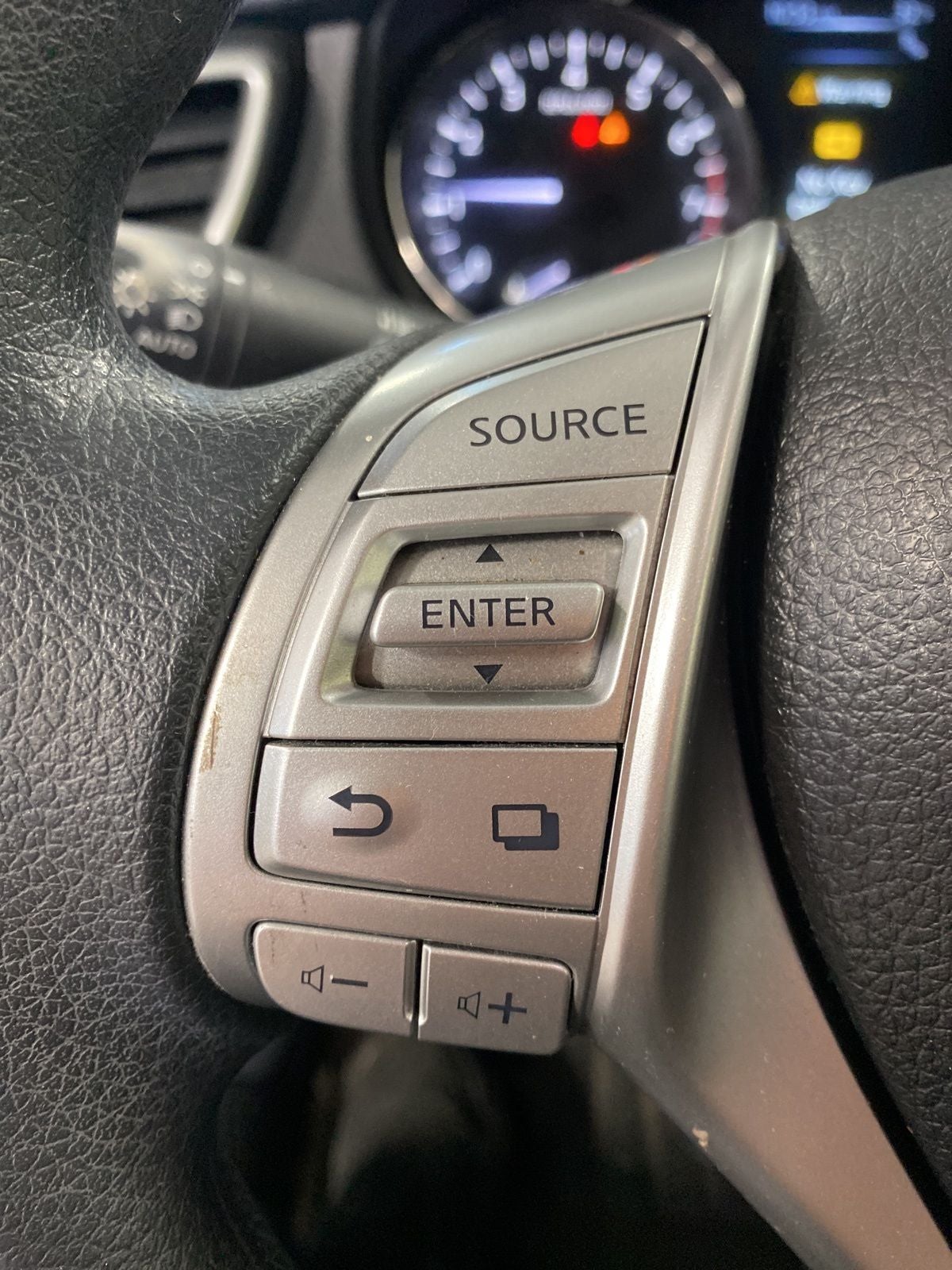 2015 Nissan Rogue SV