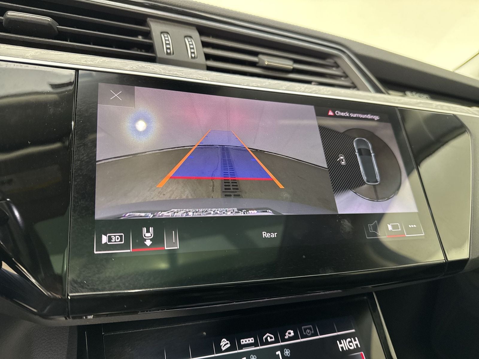 2021 Audi e-tron Premium quattro