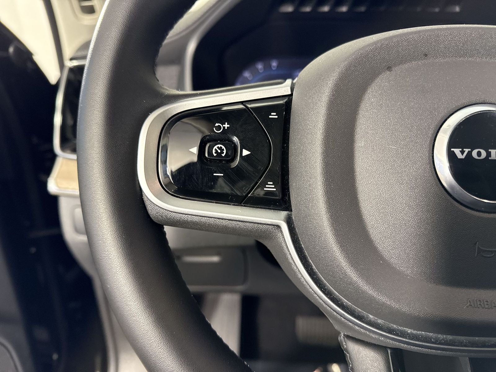 2025 Volvo XC90 B6 Plus 7-Seater 2025.5