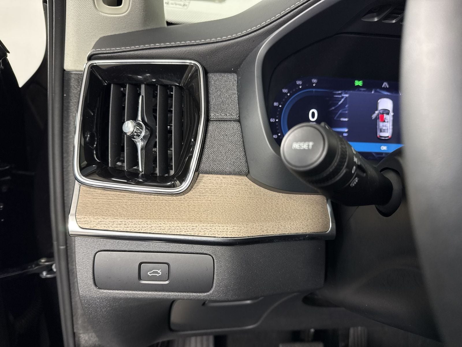 2025 Volvo XC90 B6 Plus 7-Seater 2025.5