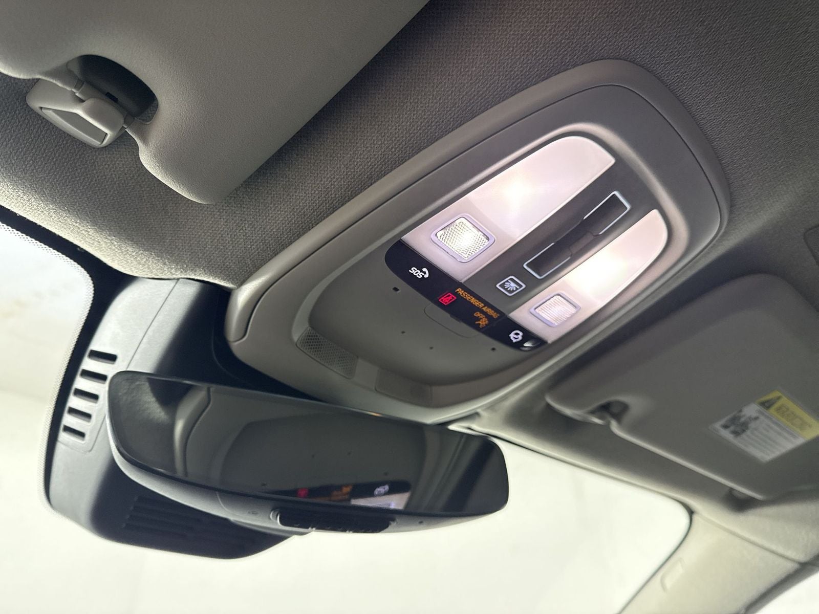 2024 Volvo XC40 B5 Plus Dark Theme