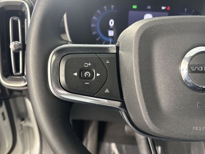 2024 Volvo XC40 B5 Plus Dark Theme