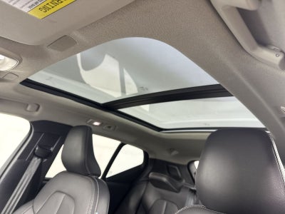 2024 Volvo XC40 B5 Plus Dark Theme