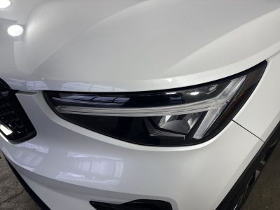 2024 Volvo XC40 B5 Plus Dark Theme