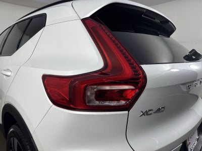 2024 Volvo XC40 B5 Plus Dark Theme