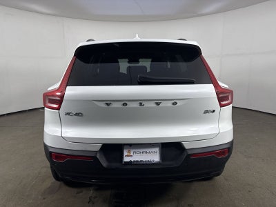 2024 Volvo XC40 B5 Plus Dark Theme